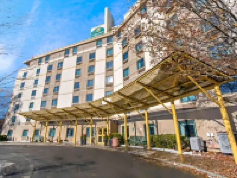 La Quinta by Wyndham Boston Somerville ボストンのホテル