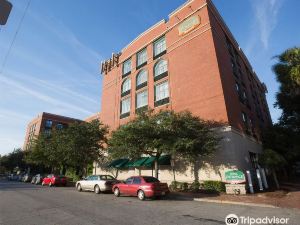 Tryp by Wyndham Savannah Downtown/Historic District