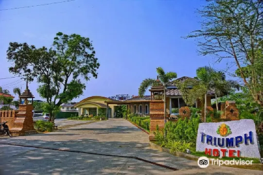 Triumph Hotel のホテル