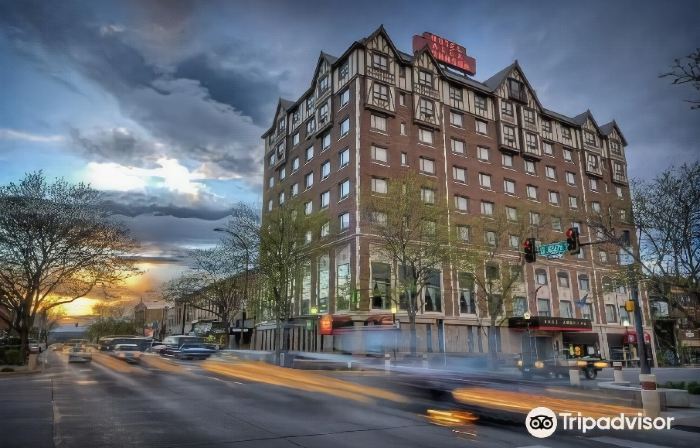 Hotel Alex Johnson Rapid City, Curio Collection by Hilton