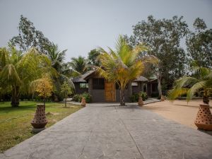 Aborigines Beach Resort