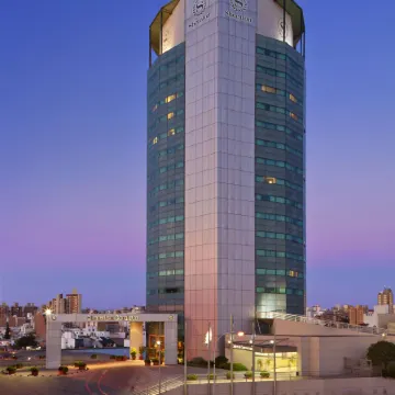 Quinto Centenario Hotel Отели рядом с достопримечательностью «Концертный зал Quality Espacio»