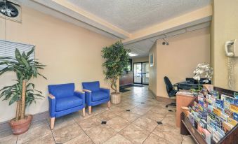Red Carpet Inn - Stamford