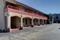 Fairbridge Inn Express - Barrington Hotels in Algonquin Township