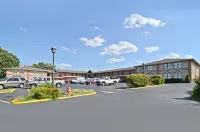 Lakeview Inn - parking
