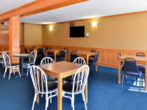 Walnut Inn Hotels in Sequoyah County
