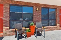 Waves Motel and Apartments Hotels in Warrnambool