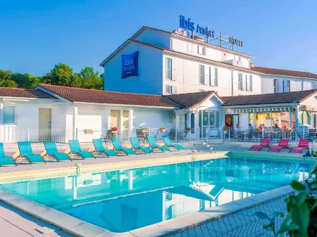 Sure Hotel by Best Western Nimes Est Отели в г. Сент-Анастази