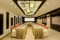 Golden Chariot Vasai - Hotel and Spa Hotels in Waliv