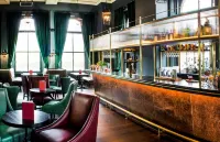 The Milner York - Bares