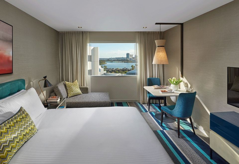 2. 크라운 프롬나드..