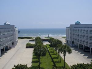 Casa Del Mar Beachfront Suites