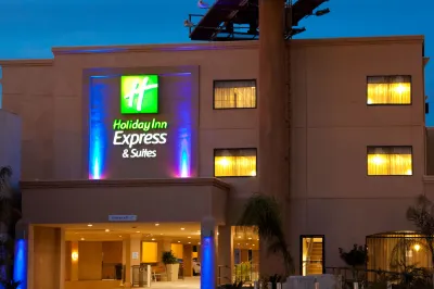 Holiday Inn Express & Suites Woodland Hills Hotel di Topanga