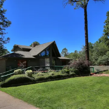 Majestic Mountain Inn