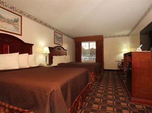 Cabot Inn & Suites