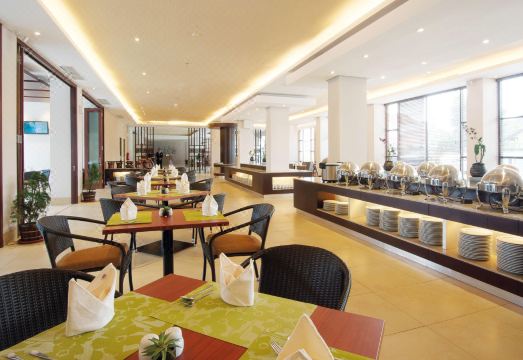 2. Hotel Su..