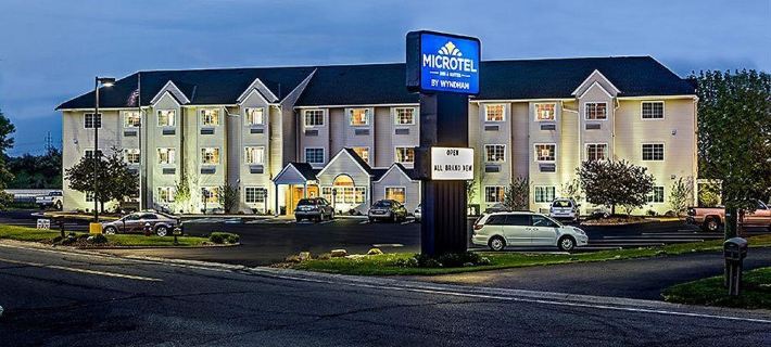 Microtel Inn & Suites by Wyndham North Canton Hotéis em Stark County