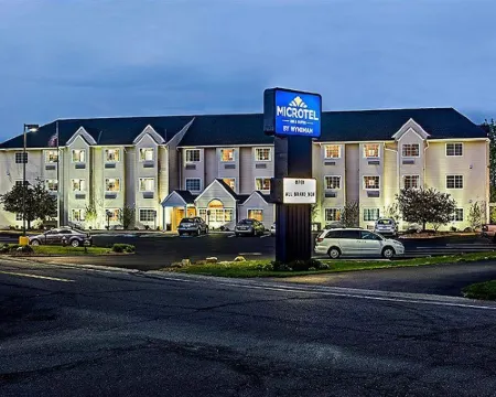 マイクロテル イン & スイーツ バイ ウィンダム ノース カントン ジャクソンのホテル