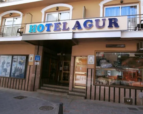Hotel Agur โรงแรมใกล้หาดฟูเอนกิโรลา