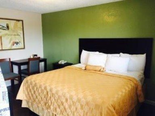 Executive Inn and Kitchenette Suites