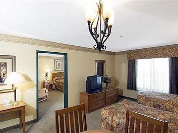 Country Inn & Suites by Radisson, Green Bay East, WI