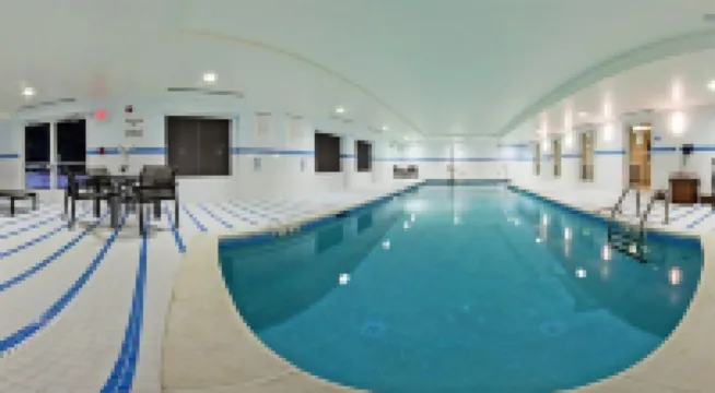 Holiday Inn Express 海王星 蒙茅斯縣酒店