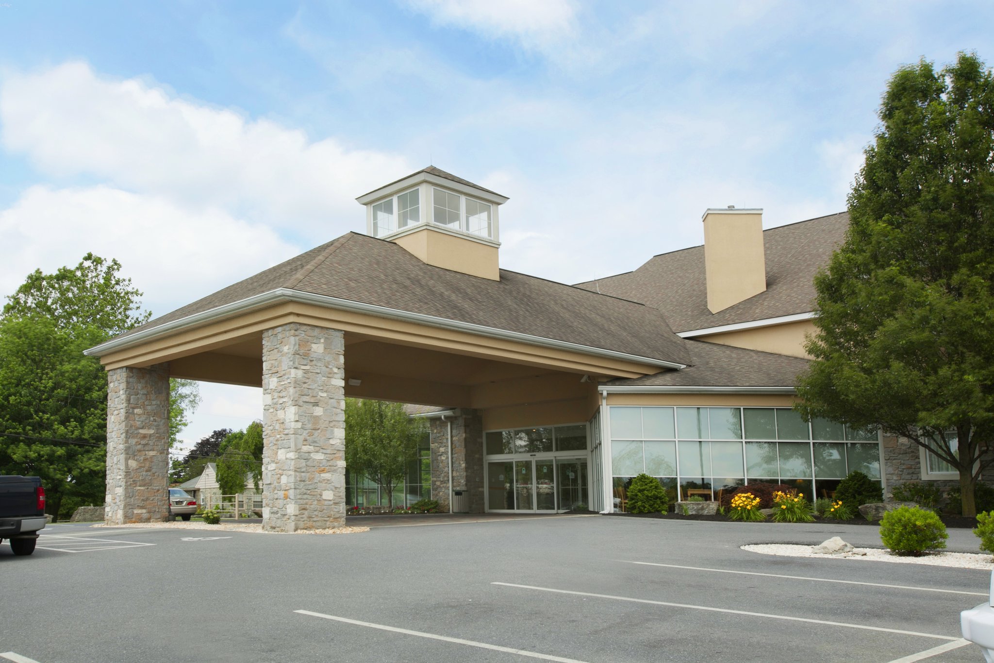 Best Western Plus Revere Inn & Suites