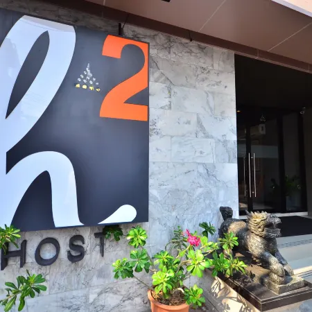H2 Hotel Отели рядом с достопримечательностью «Ват Кэуджамфа»