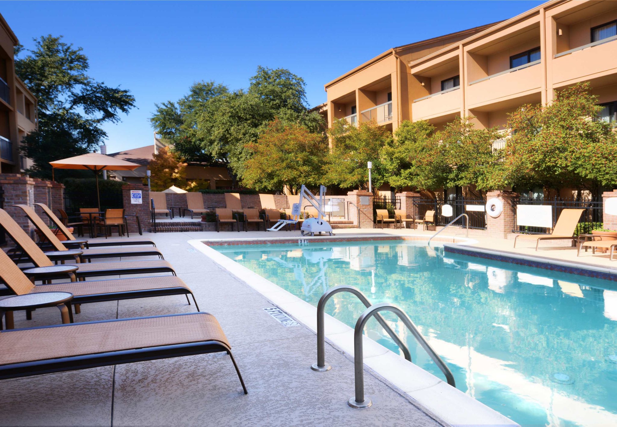 Courtyard by Marriott Dallas Plano Parkway at Preston Road