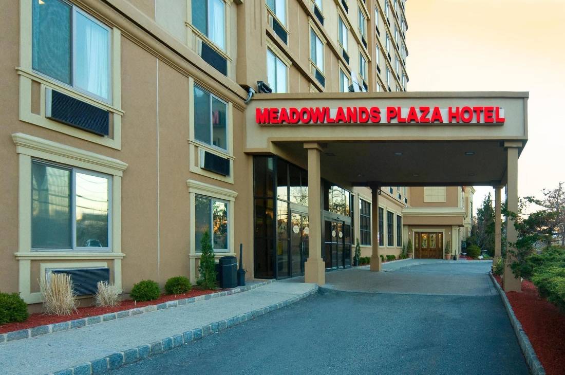 Meadowlands Plaza Hotel-Secaucus Updated 2022 Room Price-Reviews & Deals |  Trip.com