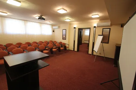 Hotel Na Rogatce Отели в г. Ясткув