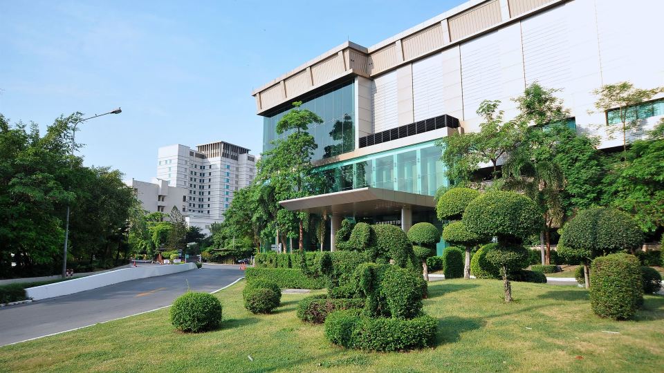 โรงแรมรามาการ์เด้นส์ กรุงเทพ