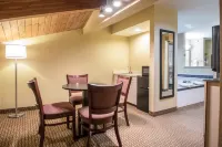 Quality Inn & Suites Sun Prairie Madison East Hotels in Sun Prairie