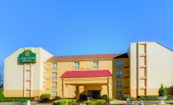 La Quinta Inn & Suites by Wyndham Atlanta Airport South