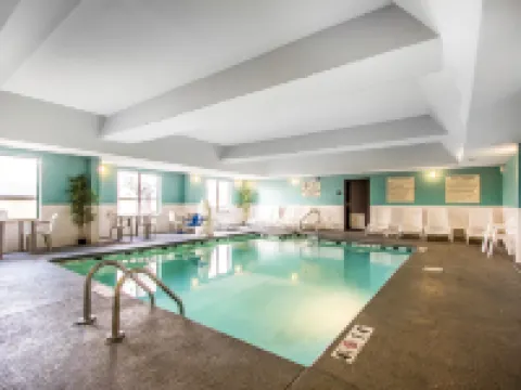 Comfort Suites Pelham Hoover I-65 Hotels in Pelham