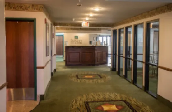 拉夫斯帕克凱藝套房酒店 - 近羅克福德