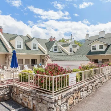 Econo Lodge Inn & Suites Gatlinburg at the Convention Center