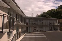 Newlands Court Motel