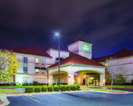 La Quinta Inn & Suites by Wyndham Bentonville Hotels in Bentonville