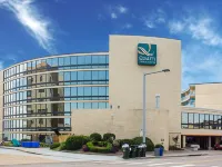 Spark by Hilton Virginia Beach Oceanfront Отели рядом с достопримечательностью «Пляж Сандбридж»