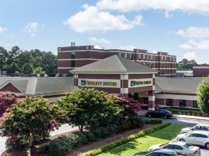 Quality Suites Lake Wright Norfolk Airport