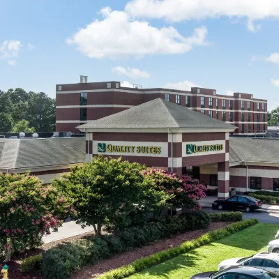 Quality Suites Lake Wright Norfolk Airport Hotels near Norfolk International Airport