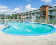 Days Inn by Wyndham Carlisle North - Pools