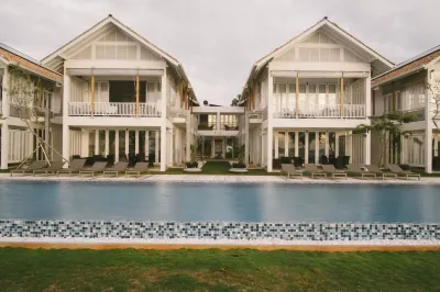 Sri Sharavi Beach Villas & Spa - with 43 Metre Saltwater Infinity Pool Hôtels à : Kamburugamuwa