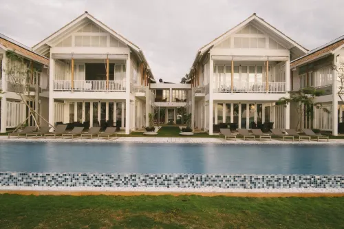 Sri Sharavi Beach Villas & Spa - with 43 Metre Saltwater Infinity Pool Hotels in Kamburugamuwa