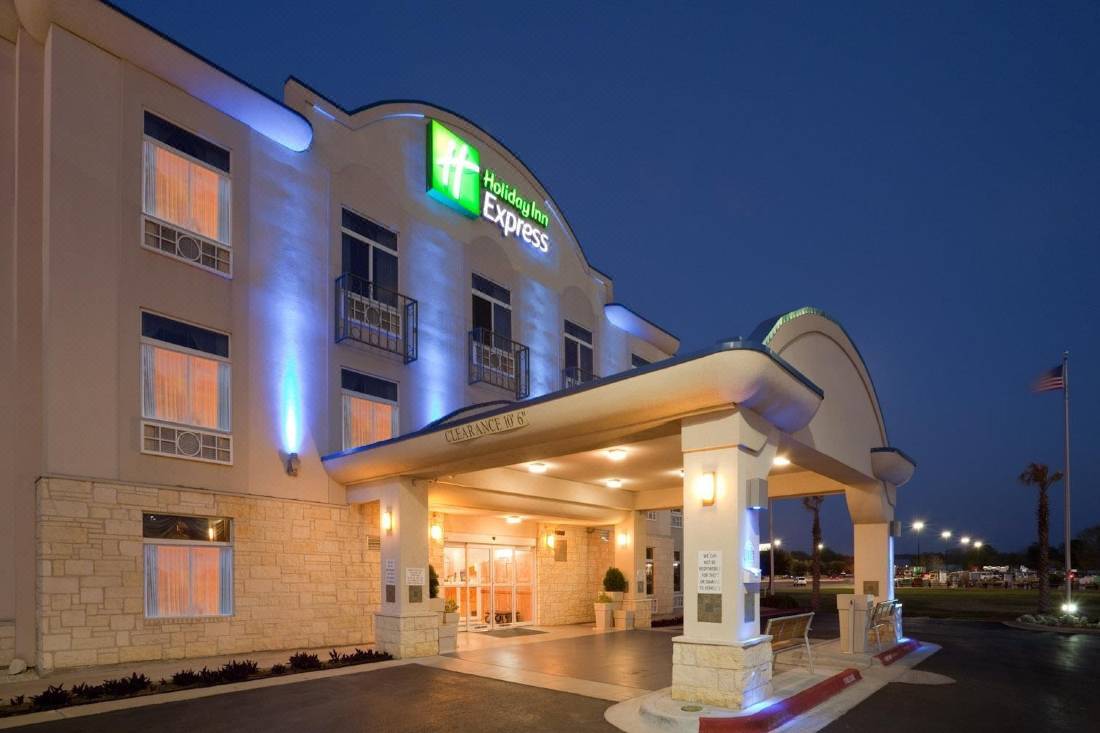 hotels in bastrop tx 78602