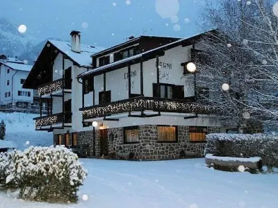 Hotel Garni Edy فنادق في Panchia