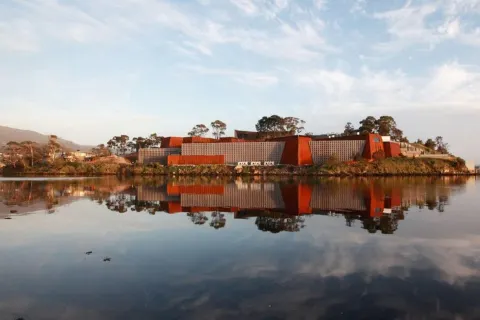 Mona Pavilions
