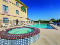 La Quinta Inn & Suites by Wyndham Alvarado - Swimmingpools