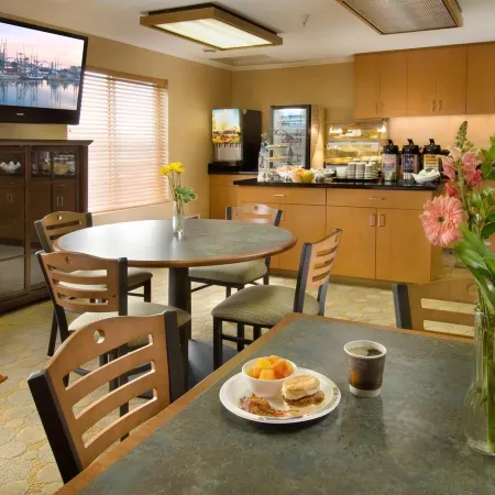 Elizabeth Oceanfront Suites, Ascend Hotel Collection